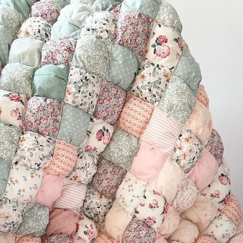 Cute Quilts Patterns, Cozy Puff Quilt, Ombré Puff Quilt, Quilt Puff Blanket, Puff Square Quilt, Puff Quilt Pillow, Puff Quilt Blanket, Puffy Quilt Pattern, Quilted Blanket Diy