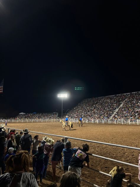 Rodeo night, horses in arena, cowboys, cowgirls, barrel racing, horse picture ideas, horses, competition horse, country life, small town Horse Picture Ideas, Rhett Eaton, Chestnut Springs, Elsie Silver, Racing Horse, Off To The Races, Texas Life, Cowboy Aesthetic, Country Summer