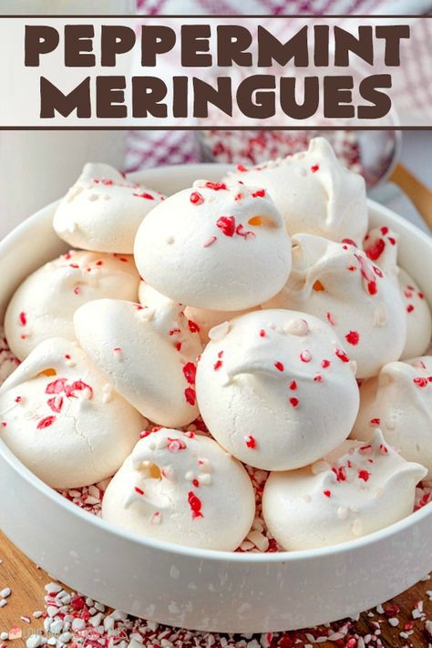 These Peppermint Meringues are perfect for gift giving or on a cookie tray! They are super budget-friendly and they're so easy to make! Forgotten Cookies, Peppermint Meringues, Christmas Candy Easy, Easy Christmas Candy Recipes, Christmas Peppermint, Meringue Recipe, Christmas Candy Recipes, Meringue Cookies, Cookie Tray