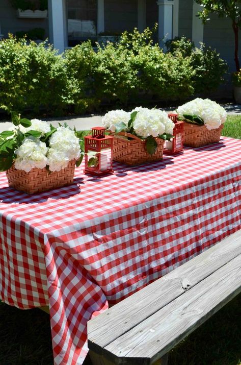 DIY Floral Picnic Baskets