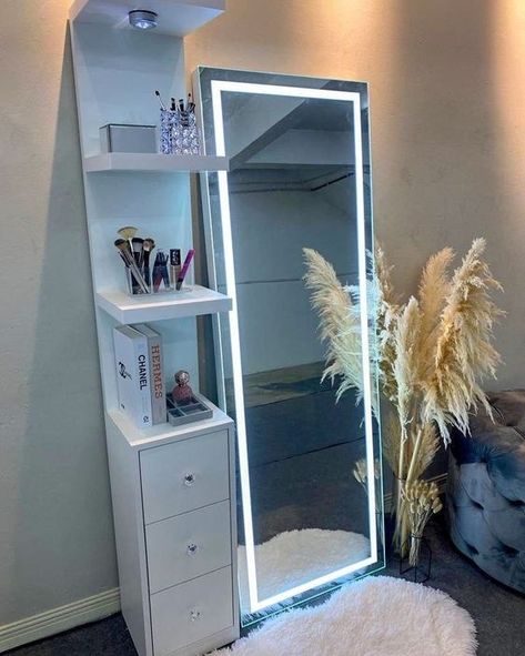 Dressing Table For Small Space Bedrooms, Dressing Table For Small Space, Modern Dressing Table Designs, Dressing Room Mirror, Stylish Room Decor, Dressing Room Decor, Easy Room Decor, Modern Cupboard Design, Dressing Table Design