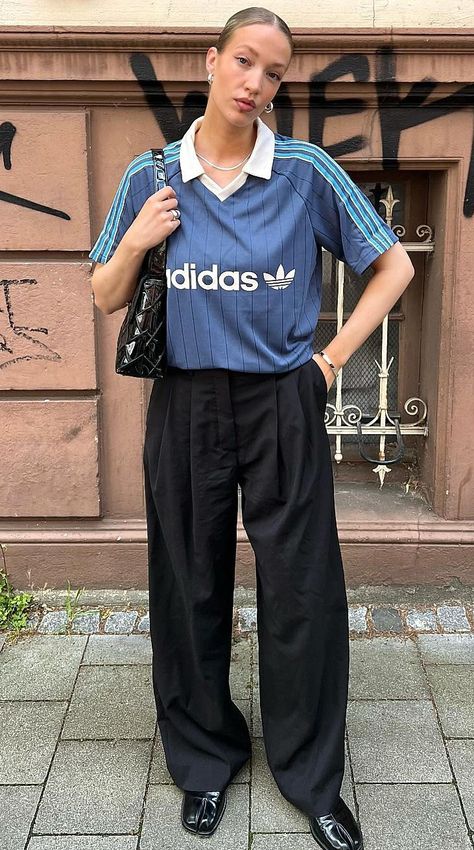 Adidas Street Style, Baddie Outfit Ideas, Outfit Ideas Jeans, Casual Dinner Outfits, Casual Dinner Outfit Summer, Plus Size Ripped Jeans, Dinner Outfit Fall, Latina Baddie, Dinner Outfit Casual