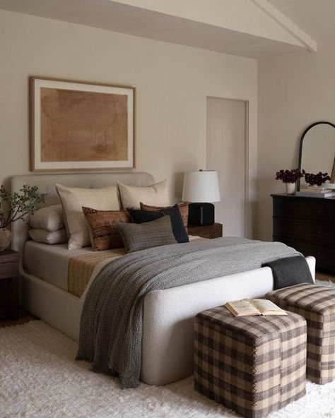 Shoppe Amber Interiors on Instagram: "Guest bedroom essentials! Become the perfect host and explore all the thoughtful and cozy details to help your guests feel right at home. #shoppeliving" Shoppe Amber Interiors, Bedroom Essentials, Amber Interiors, Ivory Area Rug, Decoration Inspiration, Bedroom Inspo, My New Room, Cozy Bedroom, Guest Bedroom