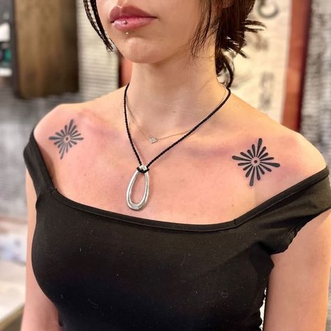 symmetrical ornamental tattoo Full Body Symmetrical Tattoo, Tramp Stamp Tattoo Women, Symmetrical Clavicle Tattoo, Collar Neck Tattoo, Chest Tattoo Symmetrical, Tattoos On Midsize Women, Symmetrical Waist Tattoo, Cool Collarbone Tattoos, Ornamental Small Tattoo