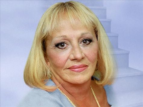 Psychic Sylvia Browne Dead at 77 Sylvia Browne, Everybody Love Raymond, Celebrity Memes, Inspirational Quotes For Kids, The Paranormal, Gone Too Soon, Thanks For The Memories, Moving To California, Church History