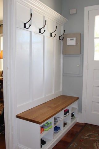 Entryway Laundry, Diy Bank, Vstupná Hala, Ideas Entryway, Diy Storage Bench, Entryway Shoe Storage, Mud Room Storage, Diy Entryway, Mudroom Design