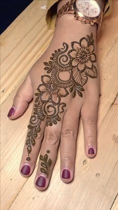 Easy Arabic Mehndi Designs Mehandi For Hands Simple, Right Hand Arabic Mehndi Designs, Mhendi Design Arabic Easy, Mehandi Back Hand Designs Arabic, Mehendi Design Simple Back Hand, Mehndi Front Hand Simple Easy, Arabic Mehndi Designs Back Hand Simple, Simple Arabic Designs For Hands, Meganthi Design Simple Full Hand