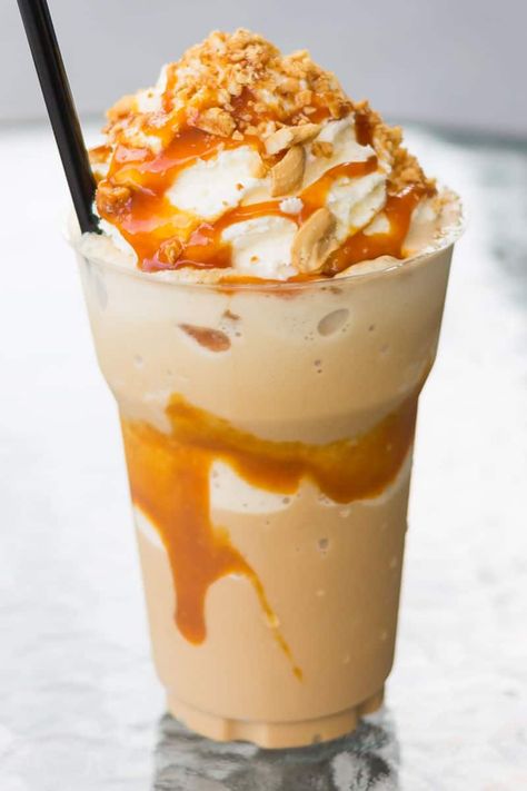 Keto Starbucks Drinks (And 12 Recipes!) - The Big Man's World ® Caramel Ribbon Crunch Frappuccino Recipe, Caramel Ribbon Crunch Frappuccino, Ribbon Crunch Frappuccino, Frappe Recipes, Frappuccino Recipes, Caramel Ribbon Crunch, Keto Beverages, Low Carb Starbucks, Homemade Coffee Drinks