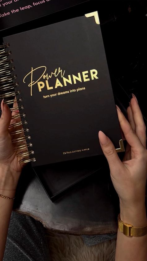 The Perfect Planner for Goal Diggers & Boss Babes 2024 freeplanner #freebieplanner #websiteplanner. Custom Planner Ideas, Luxury Planner Design, Work Notebook Ideas, 2024 Planner Ideas, Planner Book Ideas, Planner Packaging, Planner Cover Design Ideas, Planner Cover Ideas, Planner Cover Design