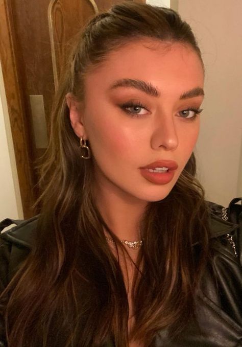 Millie Hannah – Live Stream Video and Photos 05/04/2021 Millie Hannah, Face Hair, Everyday Makeup, Girls Makeup, Pretty Makeup, Cute Makeup, Aesthetic Hair, Aesthetic Makeup, Live Stream