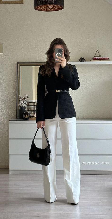 Family Meeting Outfit, Birthday Outfit Modest, Baddie Business Outfits, Elegant Outfit Casual, Baddie Business, Buisness Outfits, Business Chic Outfits, Corporate Girly, Fav Outfit