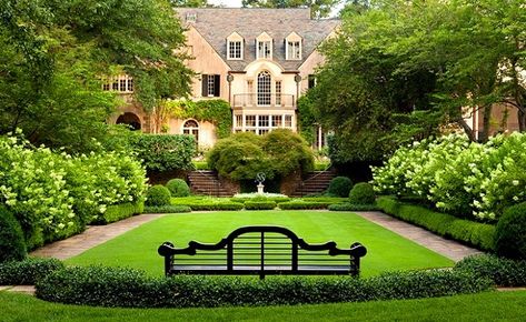 Classic Garden Design, Villa Architecture, Formal Garden, Classic Garden, The Secret Garden, Formal Gardens, Design Exterior, Gorgeous Gardens, Garden Cottage