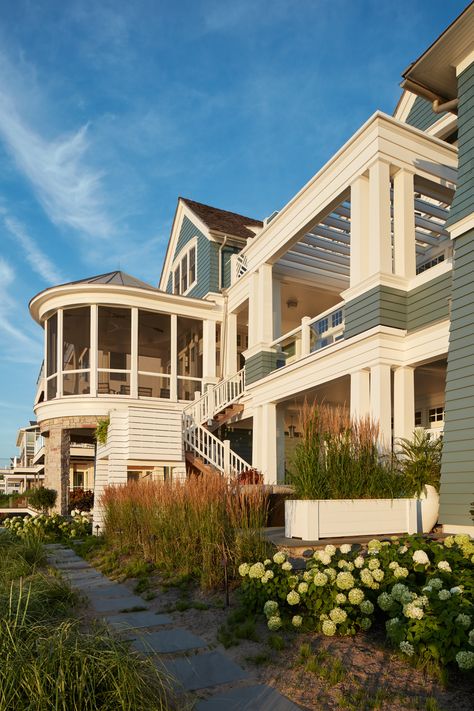 Tudor Kitchen, Chicago Beach, Lake Michigan Beach, Modern Luxury Interior, Lake Michigan Beaches, Michigan Beaches, Famous Architecture, River Cottage, House Beach