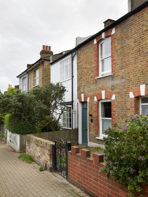 Victorian Cottage Interior, Small Victorian Terrace House, Terraced House Interior, Victorian Terrace Garden, London Cottage, Small Terraced House, Terrace House Interior, Terrace Extension, Terrace House Design