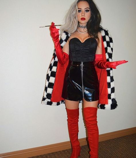 60 Fantasias de Carnaval 2019 em alta | Como fazer em casa Easy Girl Halloween Costumes, Pelottava Halloween, Makeup Zombie, Meme Costume, Halloween Fest, Cruella Deville, Holloween Costume, College Halloween, Trendy Halloween Costumes