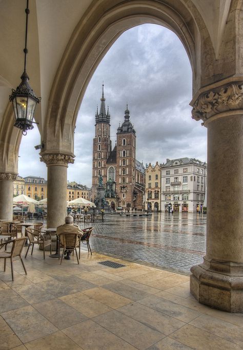 Poland Travel, Old Town Square, Krakow Poland, Voyage Europe, Town Square, European Vacation, Cross Border, Dubrovnik, Krakow