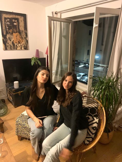 #besties #lyon #france #night #friendshipgoals #party France Night, Lyon France, Friendship Goals, Lyon, France, Stars