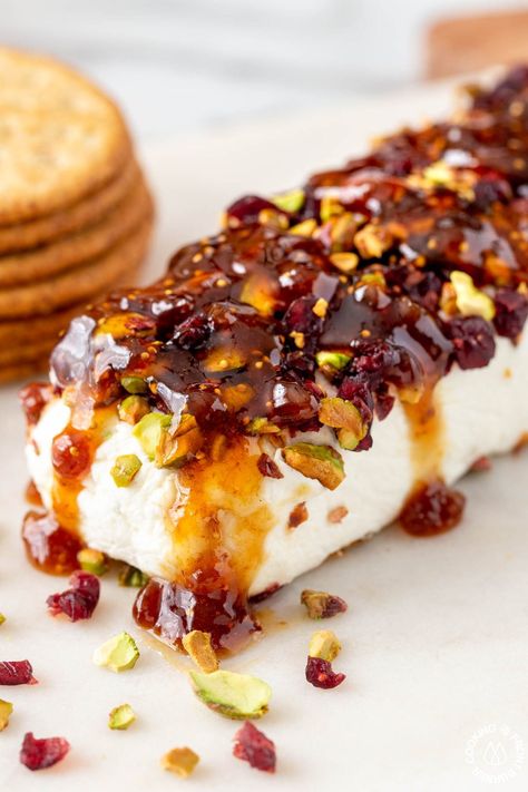 Cranberry Pistachio Fig Cheese Log is a festive appetizer that is easy to make. The sweet-savory flavor combo makes it perfect for holiday parties! #christmasappetizer #cheeselog Fig Cheese, Cheese Log Recipes, Cranberry Appetizer, Cheese Ball Recipes Easy, Cream Cheese Appetizer, Holiday Cheese, Cheese Log, Christmas Cheese, Fall Appetizers