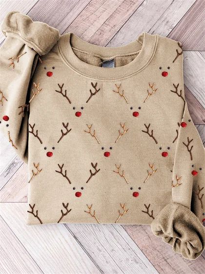 elevenforest Diy Christmas Jumper, Reindeer Faces, Reindeer Embroidery, Mens Holiday Shirts, Diy Christmas Sweater, Reindeer Christmas Sweater, English Uk, Cute Christmas Sweater, Reindeer Face