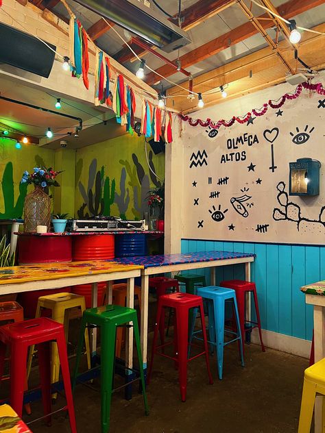 Cute Mexican Restaurant Decor, Mexican Coffee Shop Aesthetic, Authentic Mexican Restaurant Design, Photo Dump Insta, Mexican Fast Food Restaurant Design, Mexican Restaurant Aesthetic, Mexican Restaurant Food, Aesthetic Mexican Restaurant, Nachos Restaurant