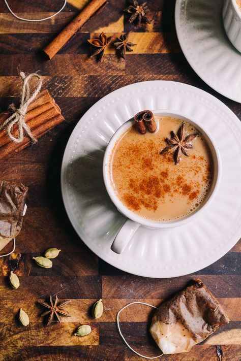 Sugar Free Spiked Chai Tea | Food Photography | Keto Recipes | A Full Living Te Chai, Low Carb Candy, Chai Tea Recipe, Chocolate Zucchini Muffins, Bourbon Recipes, Keto Drinks, Thanksgiving Drinks, Pumpkin Chai, Baking Cocoa