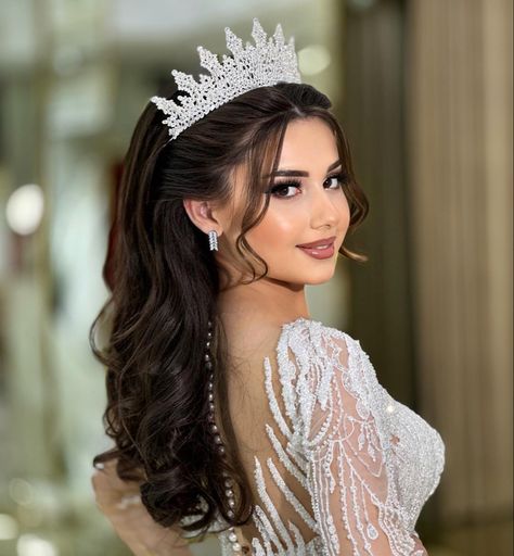 Crown Hairstyles Short Hair, Wedding Hairstyles For Bride With Crown, Wedding Hairdo With Crown, Rambut Pengantin Wedding Hairstyles, Hairstyles For Crowns, Hair Crown Hairstyles, Bridal Hairstyle With Crown, Bridal Tiara Hairstyles, Wedding Hair With Crown And Veil