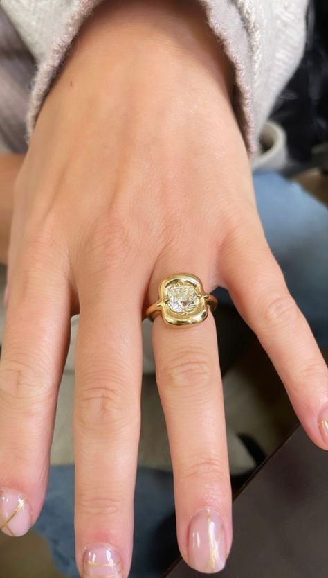 Chunky Gold Band Engagement Ring, Inset Wedding Rings, Unique Bezel Settings, Funky Wedding Ring, Chunky Gold Wedding Rings, Mixed Stone Engagement Ring, Thick Bezel Engagement Ring, Maximalist Wedding Ring, Chunky Bezel Engagement Ring