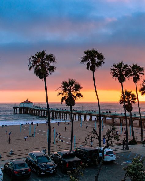 Sunset vibes from Manhattan Beach. 🌴 . From the archives. #manhattanbeach #bestvacations #losangeles #california #tlpicks #shotoncanon… | Instagram Puzzle Ideas, Los Angeles Aesthetic, Manhattan Beach California, Manhattan Beach Pier, Sunset Vibes, California Vibe, Usa Beaches, California Landscape, Long Beach California