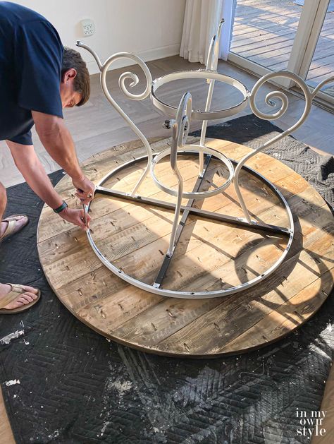 Diy Round Dining Table, Metal Outdoor Table, Patio Table Top, Round Outdoor Table, Round Wood Table, Diy Patio Table, Round Patio Table, Wood Table Diy, Diy Table Top