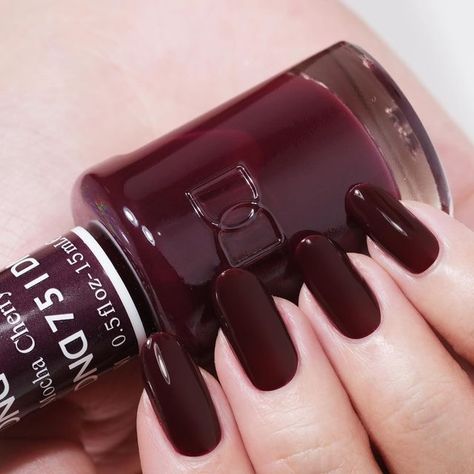 Daisy Nail Polish Colors, Dnd Gel Polish Colors Dark, Dnd Burgundy Gel Polish, Dnd Fall Nail Colors 2023, Dnd Fall Colors, Dnd Winter Nail Colors, Fall Nails Dnd Gel, Dnd Fall Gel Polish Colors, Dnd Fall Nail Colors