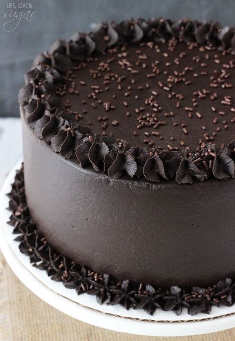 Best Moist Chocolate Cake - such an easy chocolate cake to make! Triple Layer Chocolate Cake, Best Moist Chocolate Cake, Chocolate Cake Recipe Moist, Amazing Chocolate Cake Recipe, Homemade Chocolate Cake, Cake Mixes, Smooth Cake, Duncan Hines, Chocolate Layer Cake