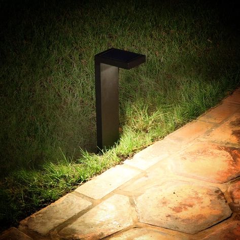 Path Lighting Ideas, Backyard Solar Lights, Solar Driveway Lights, Small Garden Waterfalls, Garden Path Lighting, Modern Driveway, Outdoor Pathway Lighting, Solar Yard Lights, Solar Powered Garden Lights