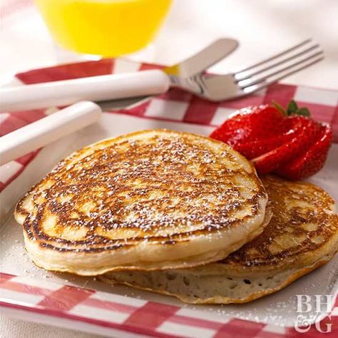 Delicious pancake recipes straight from the Better Homes & Gardens kitchen. Creative Pancake Recipes, Classic Pancake Recipe, Yummy Pancake Recipe, Freeze Pancakes, Pancakes From Scratch, Buttermilk Recipes, Perfect Pancakes, Photo Food, Homemade Pancakes