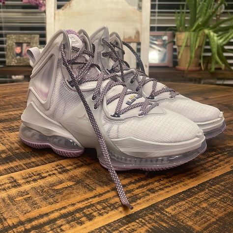 lebron 19 shoes canyon purple and white Aesthetic Basketball Shoes, Purple Volleyball Shoes, Lebron 19 Shoes, Basketball Shoes Aesthetic, Girl Basketball Shoes, Cute Volleyball Shoes, Cute Basketball Shoes, Lebrons Shoes, Basketball Shoes Girls