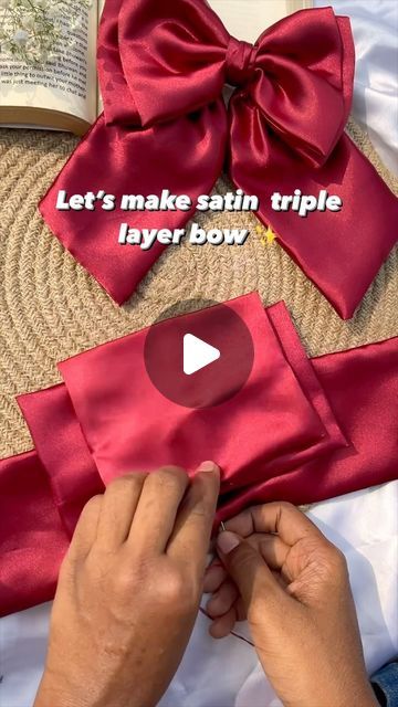 Satin Bow Tutorial, Satin Bow Diy, Homemade Hair Bows, Diy Hair Accessories Tutorial, Hair Ties Tutorial, Ribbon Bow Tutorial, Bow Hairstyles, Hair Bows Diy Ribbon, Hair Bow Video