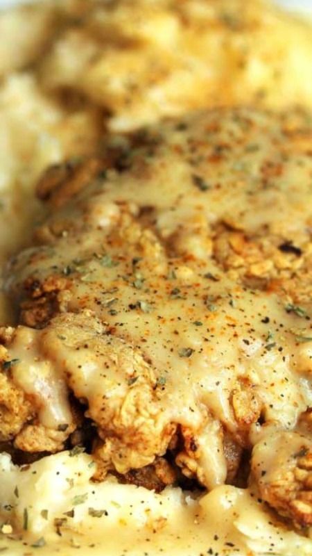 Southern Meals, Sos Recipe, Chicken Fried Steak Recipe, Fried Steak Recipes, Cubed Steak, Country Fried Steak, Cube Steak Recipes, Country Fried, Fried Steak