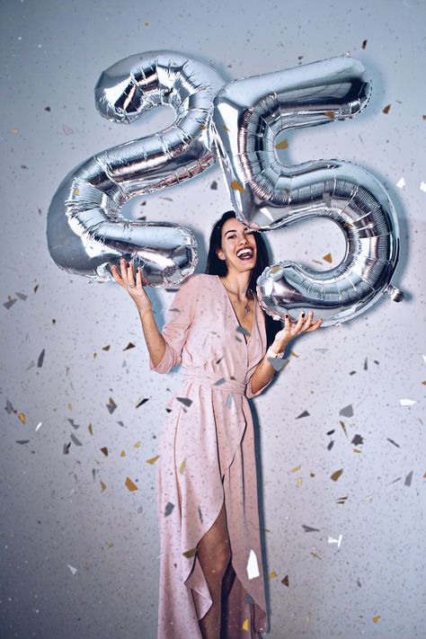 25th birthday 25 Years In Business Celebration, 25 Years Old Photoshoot Ideas, 25tg Birthday Photo Shoot, 25th Birthday Backdrop Ideas, Happy Birthday Photography Ideas, 25 Birthday Theme For Her, 25 Year Old Birthday Ideas, 25tg Birthday Ideas, 25 Birthday Photoshoot Ideas For Women