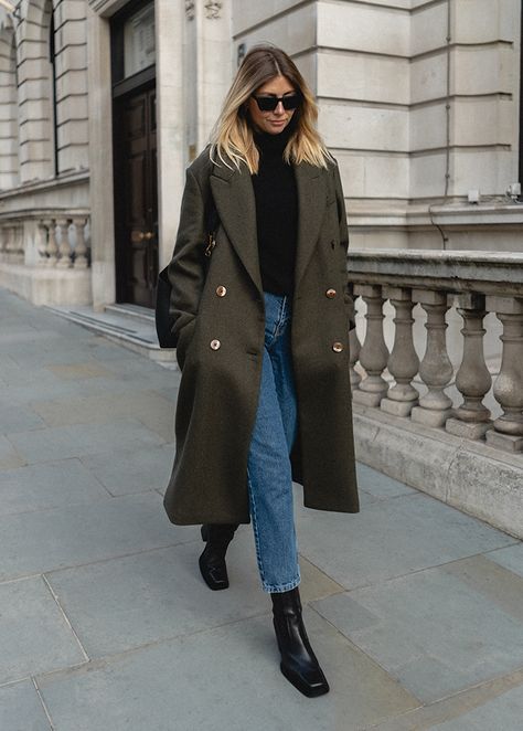 Green Coat Outfit, Wool Coat Outfit, Emma Hill, Mantel Outfit, Fall Fashion Colors, Green Wool Coat, Khaki Coat, Latina Outfits, Boots Outfit Ankle