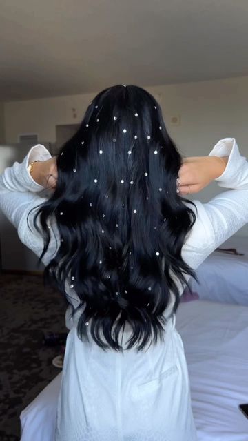 KAYLA CAPUTO | MILLI $ MENTOR on Instagram: "The perfect stage look🫶🏼🤍 If you want shiny glossy hair- DM me “HAIR” for a free hair consultation!" Wedding Hair Rhinestone, Diamond On Hairstyles, Prom Hair Inspo Black Hair, Haïr Style For Birthday, Hair Jems Hairstyles, Straight Hair With Rhinestones, Curled Hair With Gems, Rhinestones For Hair, Side Part With Rhinestones