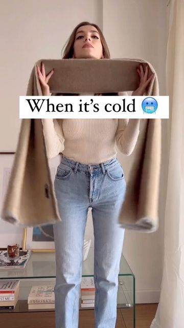 How To Style A Scarf Winter, How To Style Scarf Outfit, Cute Scarf Outfits, How To Style Scarf, Scarf Styles Winter, How To Wear Scarf, Winter Outfits With Scarf, Winter Scarf Styles, How To Style A Scarf