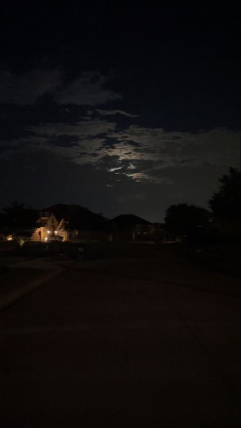 Aesthetic Night Sky Pictures, Dark Night Aesthetic, Night Time Aesthetic, Nighttime Aesthetic, Dark Outside, Nighttime Sky, Fake Pics, Dark Summer, Dark Wave