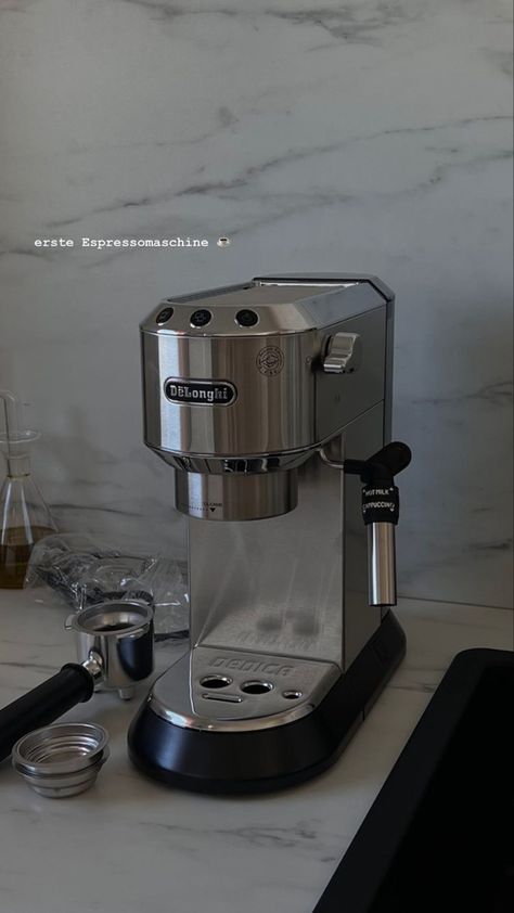 Delonghi Coffee Machine, Coffee Maker Aesthetic, Espresso Machine Aesthetic, Delonghi Espresso Machine, Tiny Aesthetic, Small Espresso Machine, Cofee Bar, Coffee Machine Design, Make Cold Brew