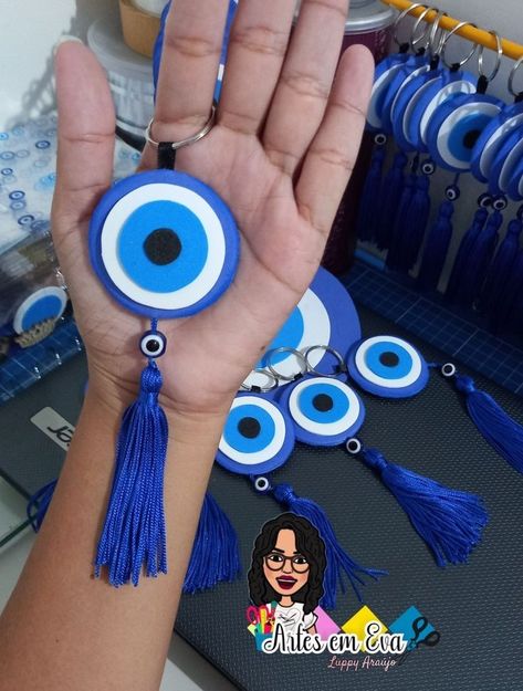 Evil Eye Keychain, Evil Eye Art, Diy Crafts Love, Clay Keychain, Eye Decor, Art Decor Diy, Polymer Clay Dolls, Diy Crafts To Do, Clay Art Projects