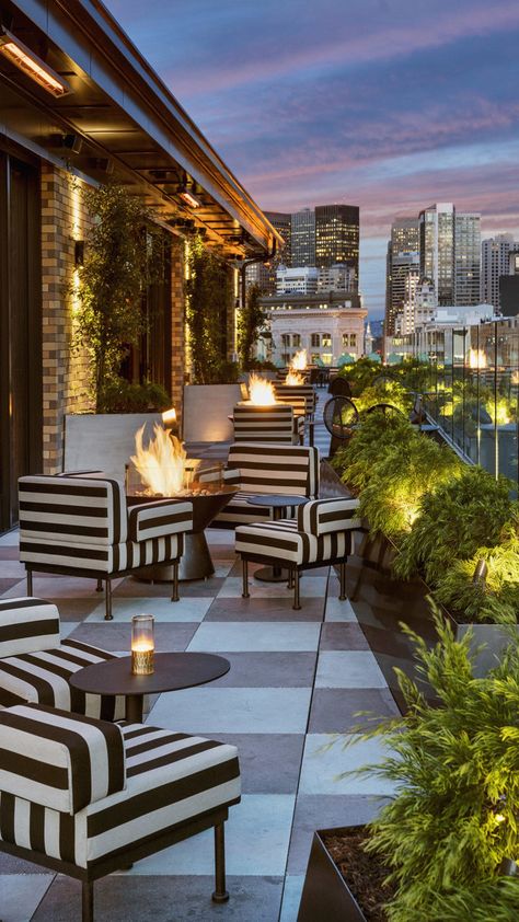 Charmaine's Rooftop Bar & Lounge | San Francisco Proper Hotel Rooftop Bar Design, Proper Hotel, Design Per Patio, Rooftop Restaurant Design, Bar Deco, Balkon Decor, Rooftop Terrace Design, Rooftop Design, Outdoor Seating Area