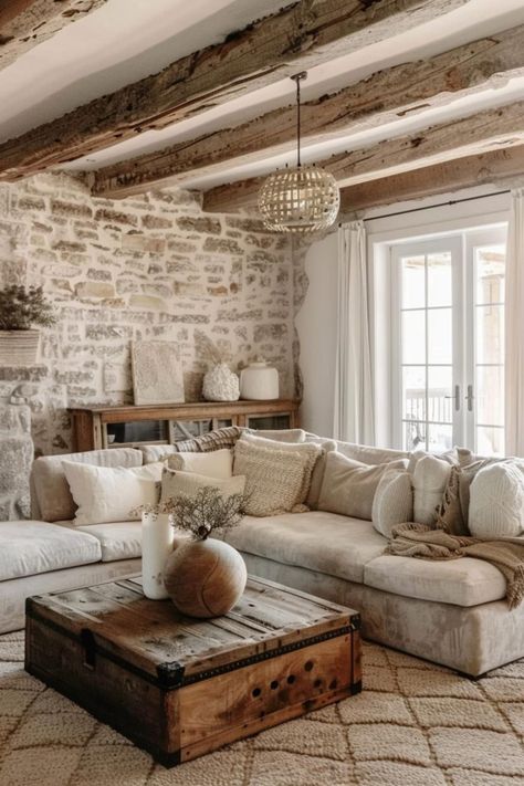 50 Modern Rustic Decor Ideas: Blending Tradition With Trendiness Wyoming House, Rustic Decor Ideas, Montana House, Screen Room, Modern Rustic Decor, Trailer Remodel, Room Deco, Farmhouse Interior, Rustic Living