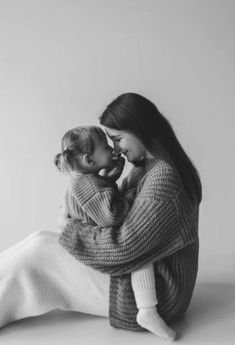 Mommy Daughter Shoot, Mom And Me Indoor Photoshoot, Mommy And Daughter Studio Photo Shoot, Mother’s Day Pictures Studio, Toddler Mommy And Me Photos, Mom And Daughter Home Photoshoot, Mama Mini Photoshoot, Mom Portrait Photography, Mommy And Me Birthday Shoot