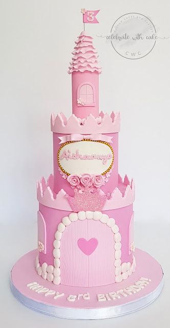 Celebrate with Cake!: Castle Castle Cakes For Girls Birthday, Princess Pink Cake, Castle Theme Cake, Castle Cakes, Cake Castle, Disney Princess Birthday Cakes, Castle Birthday Cakes, Burger Cake, Fairy Birthday Cake