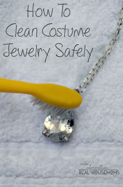 Clean Costume Jewelry, Homemade Jewelry Cleaner, Jewelry Cleaning, Wedding Women, Ideas Jewelry, Fake Jewelry, Popular Jewelry, Homemade Jewelry, Radiant Cut