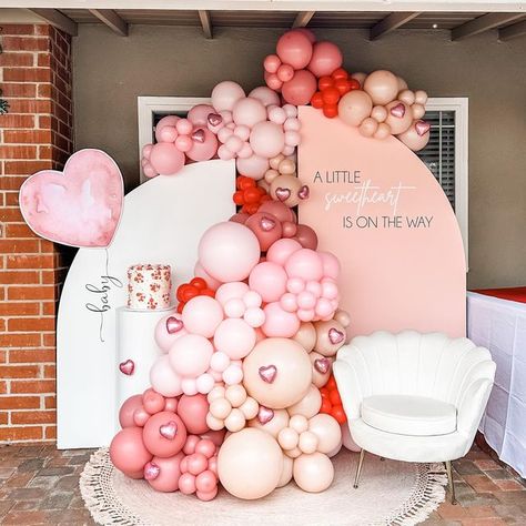 Valentine Balloon Arch, Valentines Balloon Arch, Valentines Balloon Garland, Ballon Arc, Valentines Shoot, February Baby Showers, Baby Shower Balloon Arch, Valentines Baby, Holiday Balloons