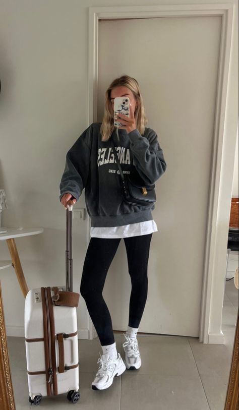 New Balance 530 Outfit, Leggins Outfit, Outfits Leggins, Sporty Chic Outfits, Look Legging, New Balance Outfit, Fashion Pic, Winter Fashion Outfits Casual, Dad Shoes